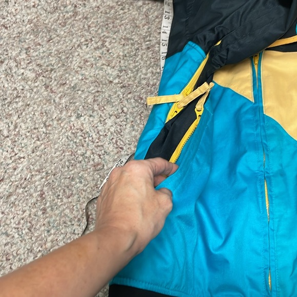 Nomis ski jacket in like new condition - Picture 8 of 10